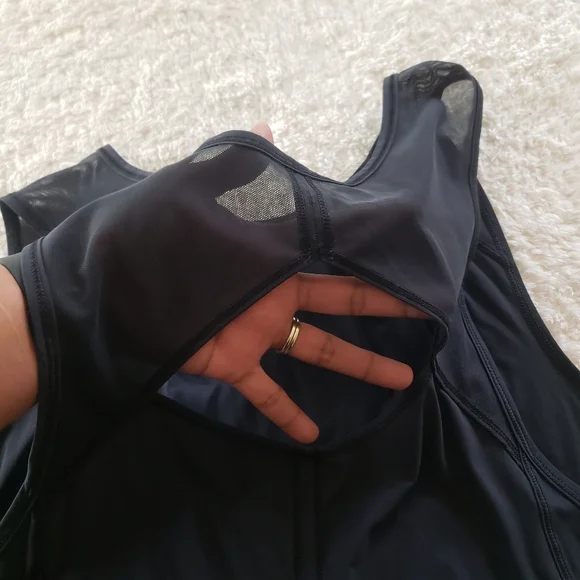 Lululemon athletica black mesh tank - Picture 4 of 8